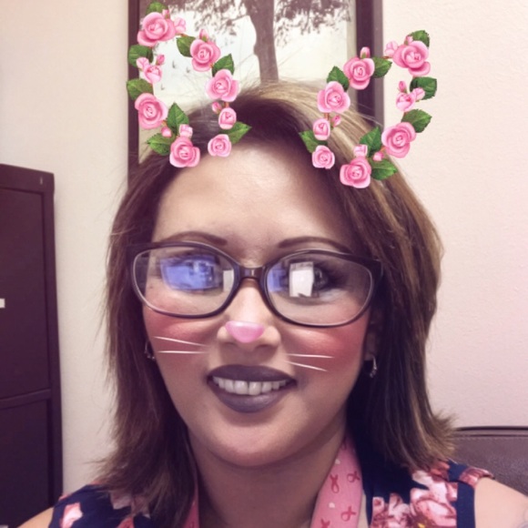 Meet your Posher, Yvette - Picture 3 of 10